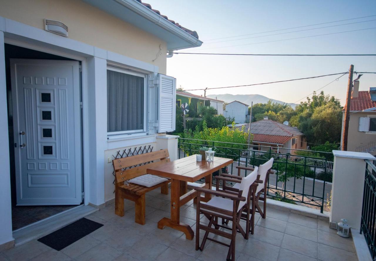 House Of Hats - Next To The Coast - Karavomylos Exteriér fotografie